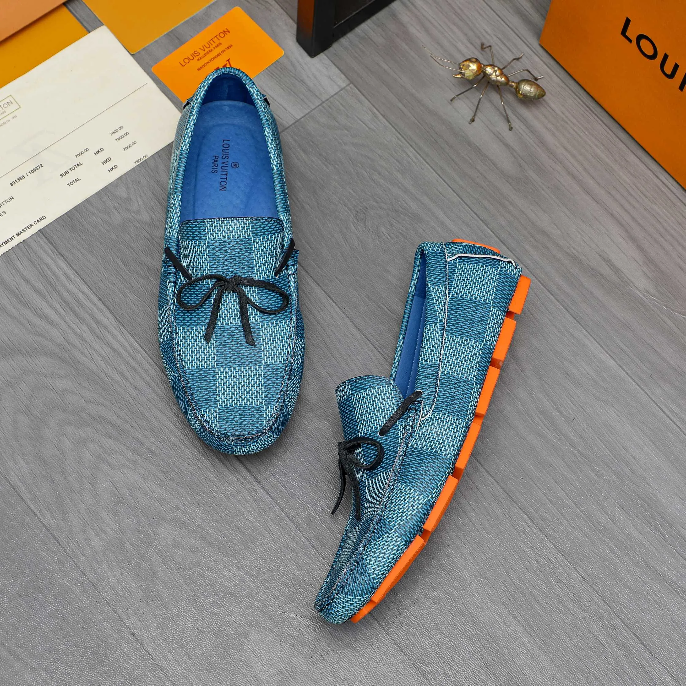 Men's shoes 💰400 Product trademark: LV "Louis Vuitton" casual slip-on shoes Regular size: 38-45 (45 is custom-made and non-returnable) Product materials: Selected high-quality plaid cowhide upper, pigskin lining, rubber outsole